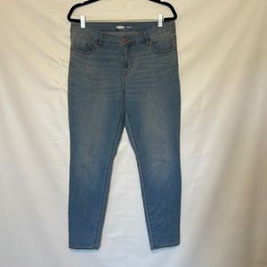 Old Navy Super Skinny Mid-Rise Jeans - 12
